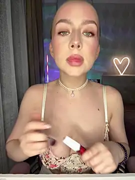 AlisaPearl online show from 05-25-26, 05:44