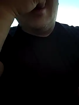 Snapshot of reinierch chatting on 05-29-26, 01:33 reinierch online show from 05-29-26, 01:33