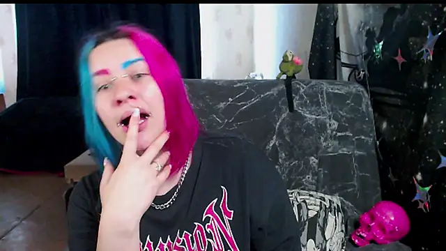 Neon Baddie online show from 04-19-26, 09:54