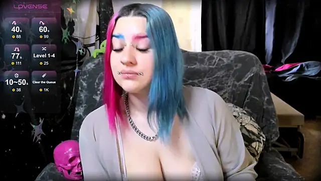 Neon Baddie online show from 05-15-26, 08:45