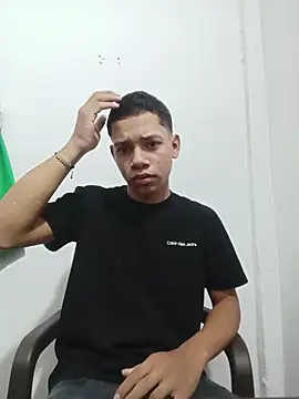 Snapshot of curious_straight_guy chatting on 04-14-26, 03:11 curious straight guy online show from 04-14-26, 03:11