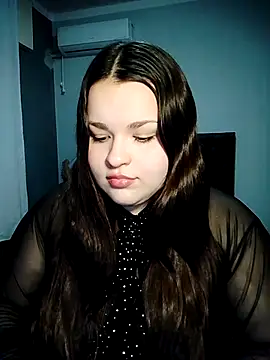 Snapshot of estrell4 chatting on 06-25-26, 01:14 estrell4 online show from 06-25-26, 01:14