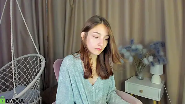 Snapshot of alis_tauber chatting on 06-27-26, 01:11 alis tauber online show from 06-27-26, 01:11