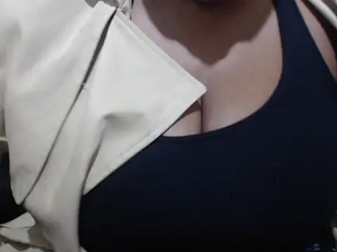 Snapshot of BustyNina41 chatting on 05-04-26, 02:53 BustyNina41 online show from 05-04-26, 02:53