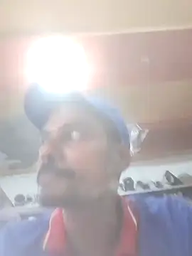 Snapshot of sk022 chatting on 04-16-26, 01:01 sk022 online show from 04-16-26, 01:01