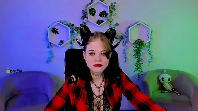 nikki kiss  online show from 06-26-26, 08:31