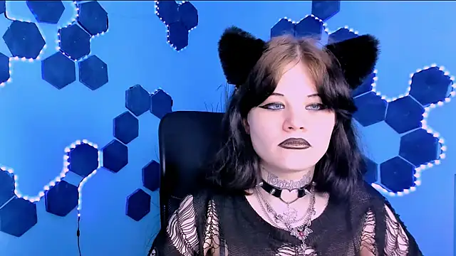 nikki kiss  online show from 05-08-26, 08:40