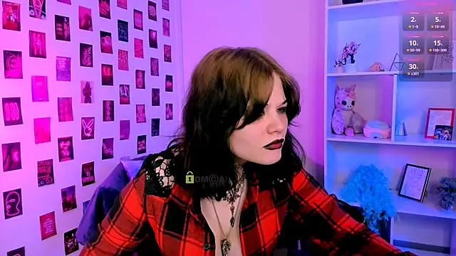 nikki kiss  online show from 06-28-26, 08:42