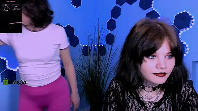 nikki kiss  online show from 05-04-26, 10:18