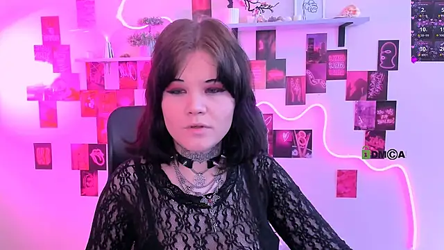 nikki kiss  online show from 05-03-26, 08:52