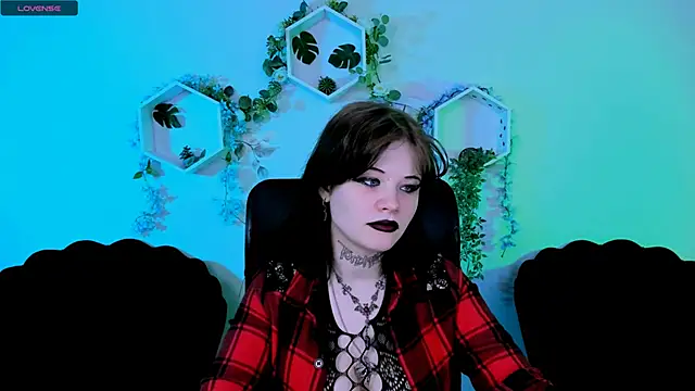 nikki kiss  online show from 06-15-26, 08:25