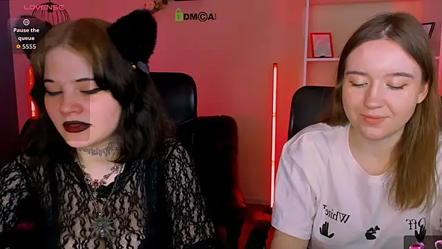 nikki kiss  online show from 05-26-26, 08:01