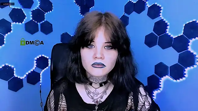 nikki kiss  online show from 05-07-26, 08:50