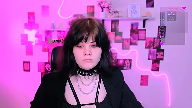 nikki kiss  online show from 04-23-26, 08:43