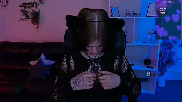 nikki kiss  online show from 05-31-26, 08:53