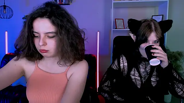 nikki kiss  online show from 06-01-26, 08:25