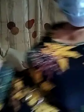 Snapshot of ALonmill chatting on 04-14-26, 01:21 ALonmill online show from 04-14-26, 01:21