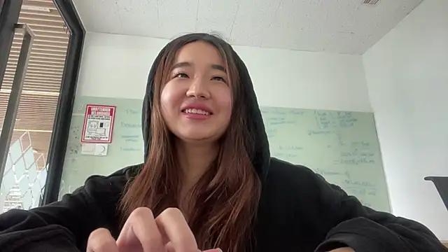 Snapshot of MalloryAlpis chatting on 04-16-26, 08:59 MalloryAlpis online show from 04-16-26, 08:59