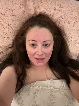 NeedyKitty47 online show from 05-26-26, 11:08