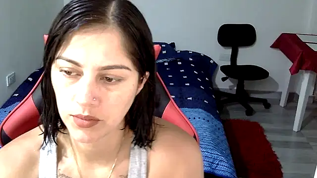 Snapshot of Bandida553 chatting on 06-01-26, 04:17 Bandida553 online show from 06-01-26, 04:17