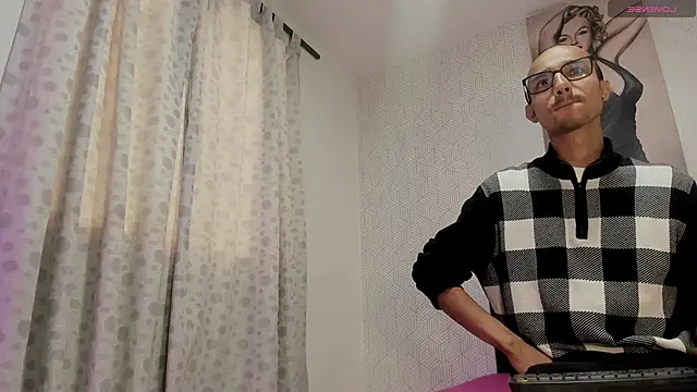 Snapshot of Oliver_Goldberg chatting on 04-13-26, 02:10 Oliver Goldberg online show from 04-13-26, 02:10