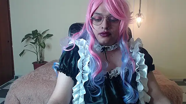 luna snow  online show from 04-14-26, 02:55