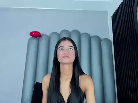 Snapshot of luna-bella_ chatting on 04-25-26, 03:09 luna-bella online show from 04-25-26, 03:09