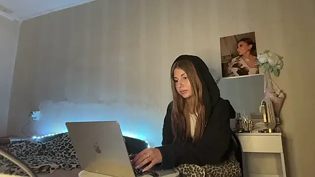 Alice Princesz online show from 04-28-26, 05:39