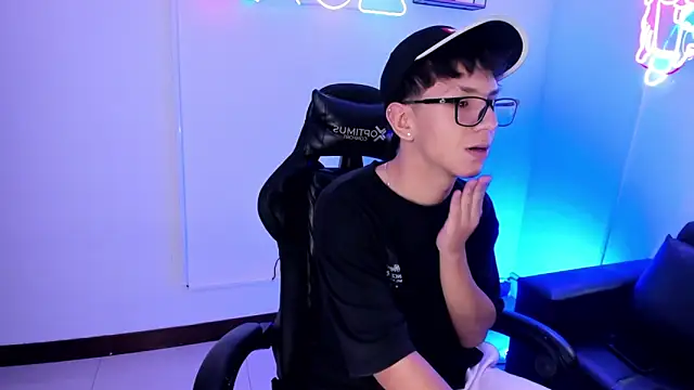 Adrien silex online show from 04-16-26, 02:18