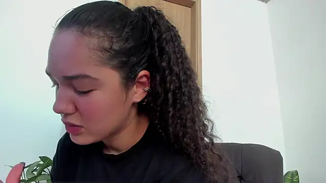 MiaRouseex online show from 05-07-26, 06:22