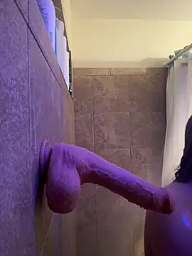 Islandmamita online show from 04-15-26, 05:13