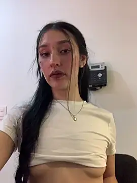 NickieCute- online show from 04-28-26, 10:14