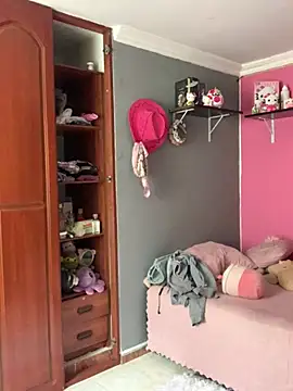 NickieCute- online show from 05-07-26, 08:45