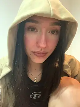 NickieCute- online show from 05-05-26, 08:23