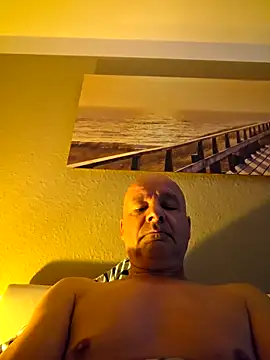 Snapshot of mannohmann5 chatting on 06-20-26, 05:56 mannohmann5 online show from 06-20-26, 05:56