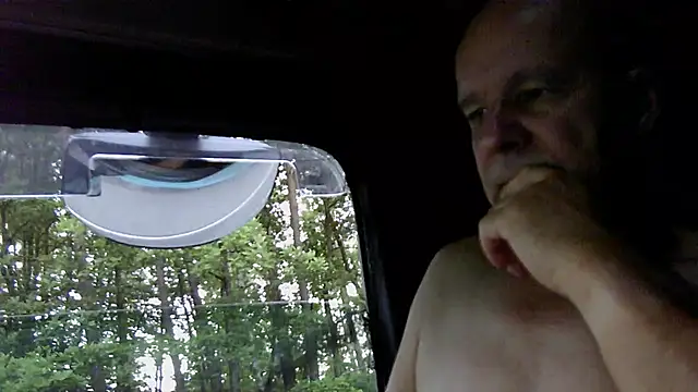 Snapshot of mannohmann5 chatting on 06-24-26, 07:44 mannohmann5 online show from 06-24-26, 07:44