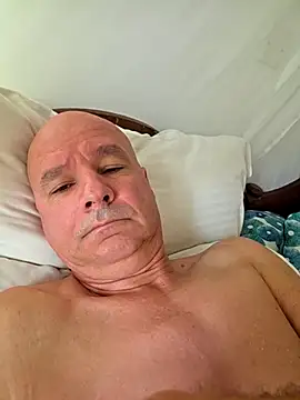 Snapshot of mannohmann5 chatting on 06-13-26, 04:21 mannohmann5 online show from 06-13-26, 04:21