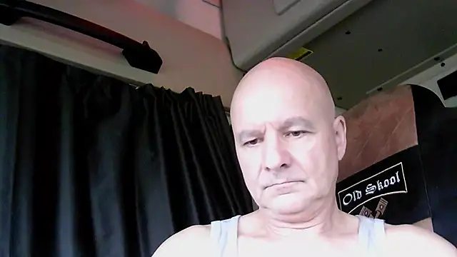 Snapshot of mannohmann5 chatting on 04-14-26, 06:02 mannohmann5 online show from 04-14-26, 06:02