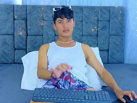 IhanKing online show from 05-10-26, 01:36