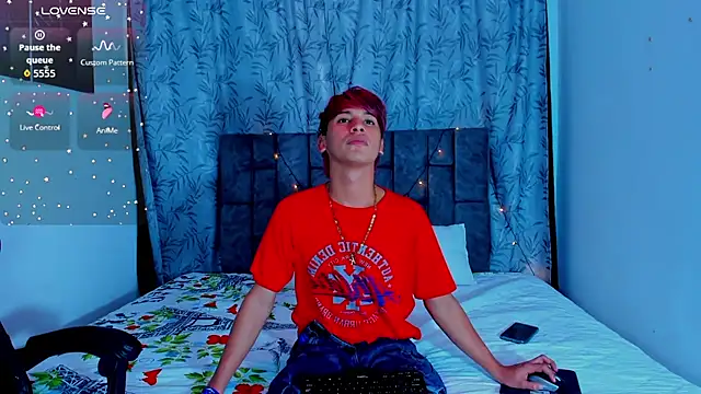 Snapshot of IhanKing chatting on 07-14-26, 07:31 IhanKing online show from 07-14-26, 07:31
