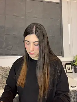Snapshot of evelyn_hills chatting on 07-03-26, 03:29 evelyn hills online show from 07-03-26, 03:29