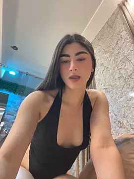 Snapshot of evelyn_hills chatting on 04-18-26, 01:57 evelyn hills online show from 04-18-26, 01:57