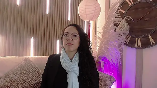 Velvet Curly online show from 05-12-26, 12:33