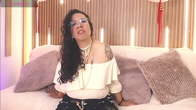 Velvet Curly online show from 06-11-26, 12:35