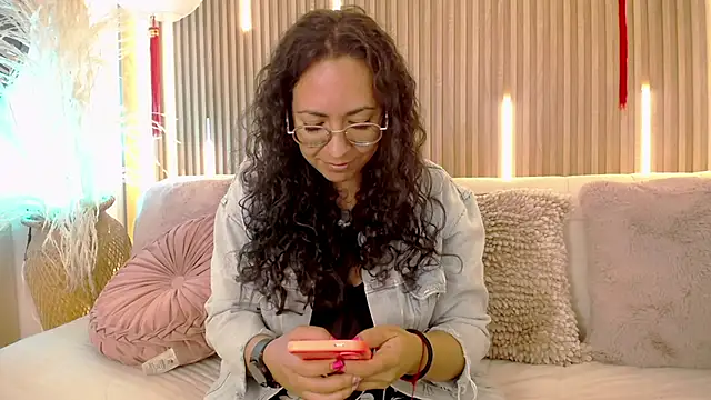 Velvet Curly online show from 05-25-26, 01:10