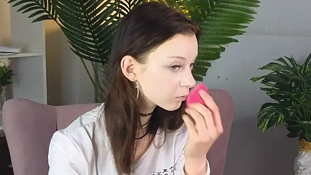 CyndyGranger online show from 04-15-26, 07:36