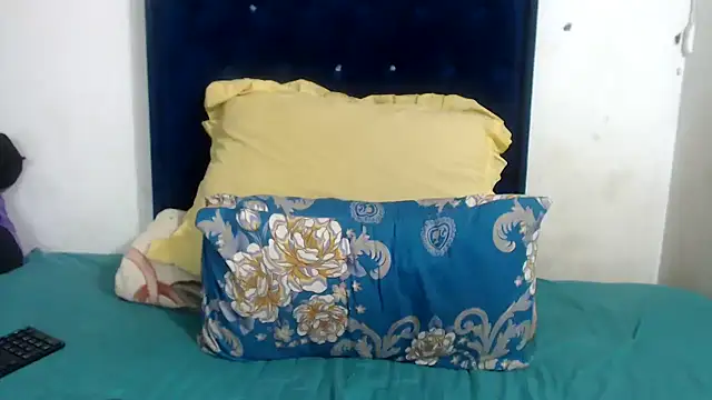 Snapshot of NAUGHTYNATASHAXX34 chatting on 05-26-26, 12:14 NAUGHTYNATASHAXX34 online show from 05-26-26, 12:14