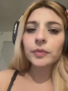 Bunnysweet95 online show from 04-23-26, 03:13