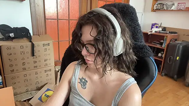 PillowPeachX online show from 05-25-26, 02:38