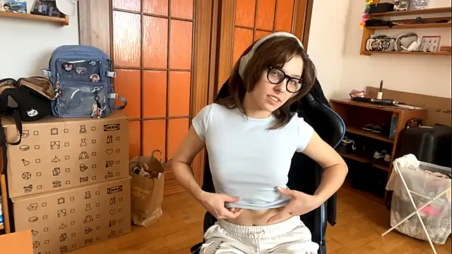 PillowPeachX online show from 04-25-26, 11:35